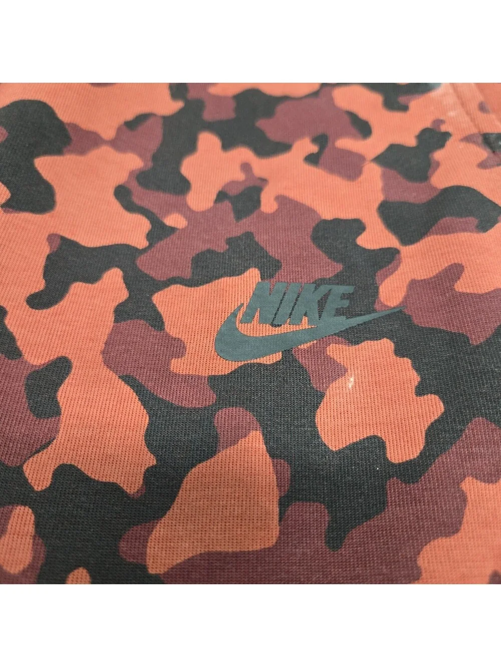 Size MEDIUM Nike Sportswear Tech Fleece Camo Jogger Pants Red Black CJ5981-603